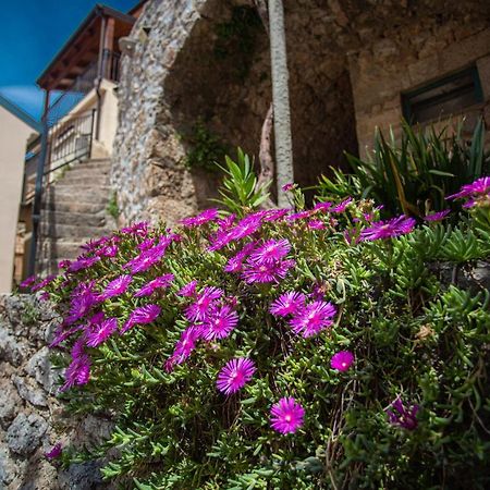 Parona Holiday Home Vrbnik Esterno foto