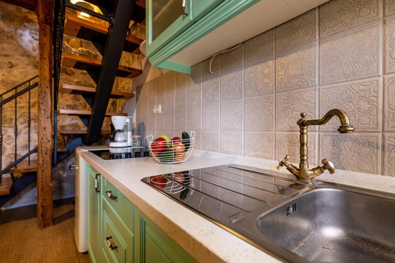 Parona Holiday Home Vrbnik Esterno foto