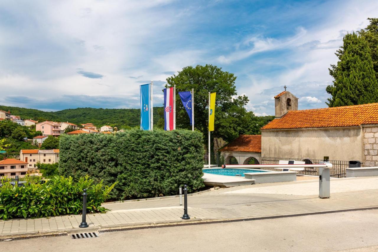 Parona Holiday Home Vrbnik Esterno foto